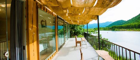 Family Room, Balcony, River View | Balcony