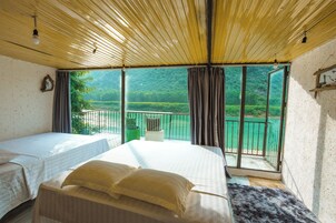 Sistema de insonorización, wifi gratis y ropa de cama 