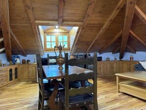 Dining - Conchita de Benasque House (Huesca)