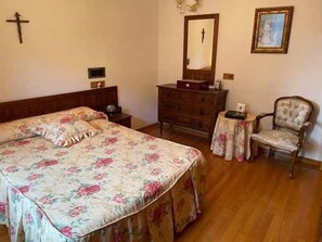 4 slaapkamers, een strijkplank/strijkijzer