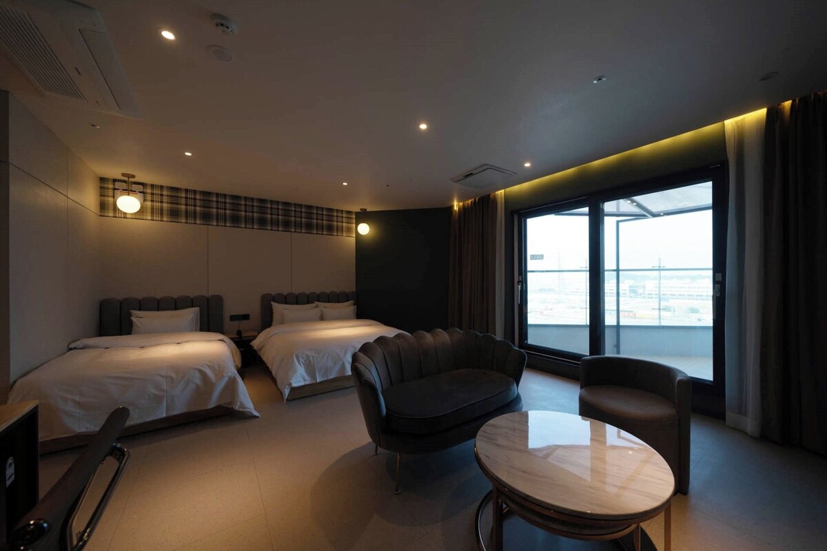 Suite A Room for Consecutive Stay | 免費無線上網、獨特裝潢、布置獨特、床單