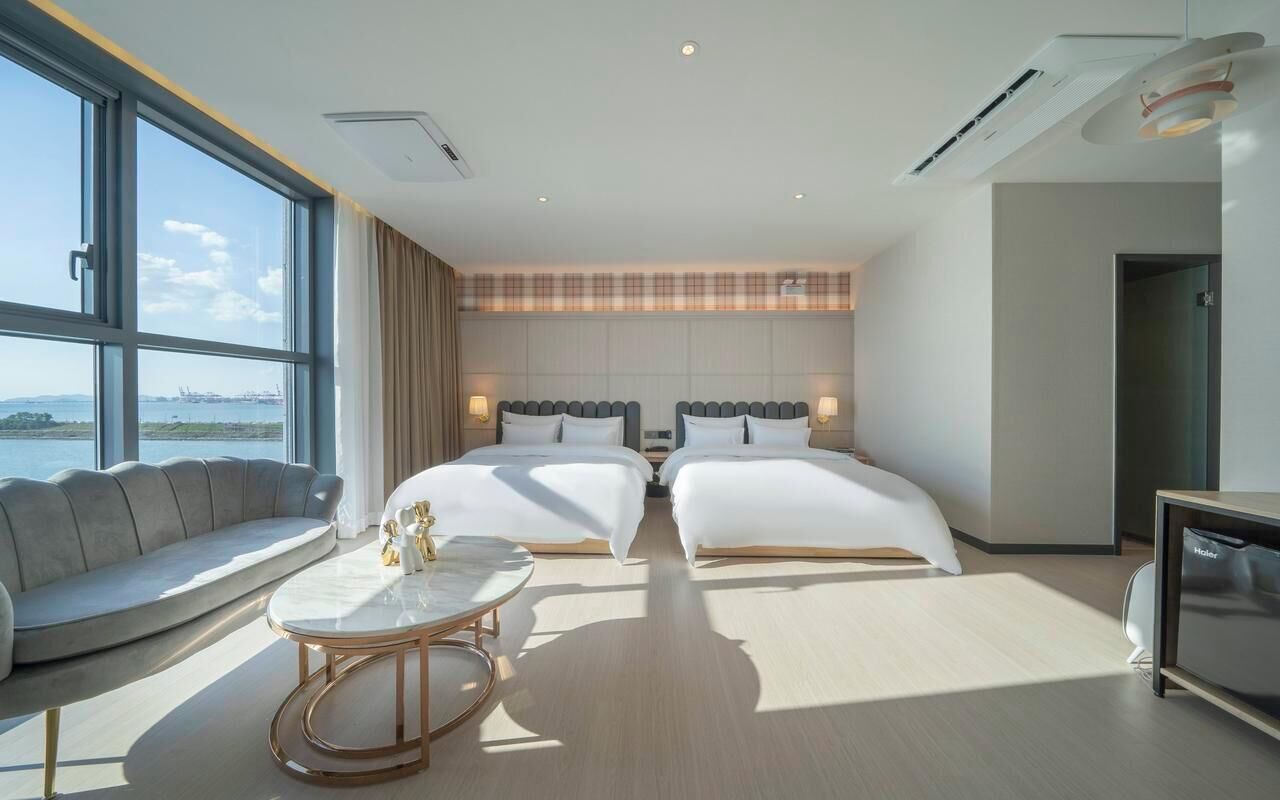 Individueel gedecoreerd, individueel gemeubileerd, een bureau