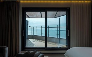 Individually decorated, individually furnished, free WiFi, bed sheets - Brown Dot Geobuksum (Siheung)