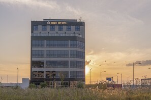 Exterior - Brown Dot Geobuksum (Siheung)
