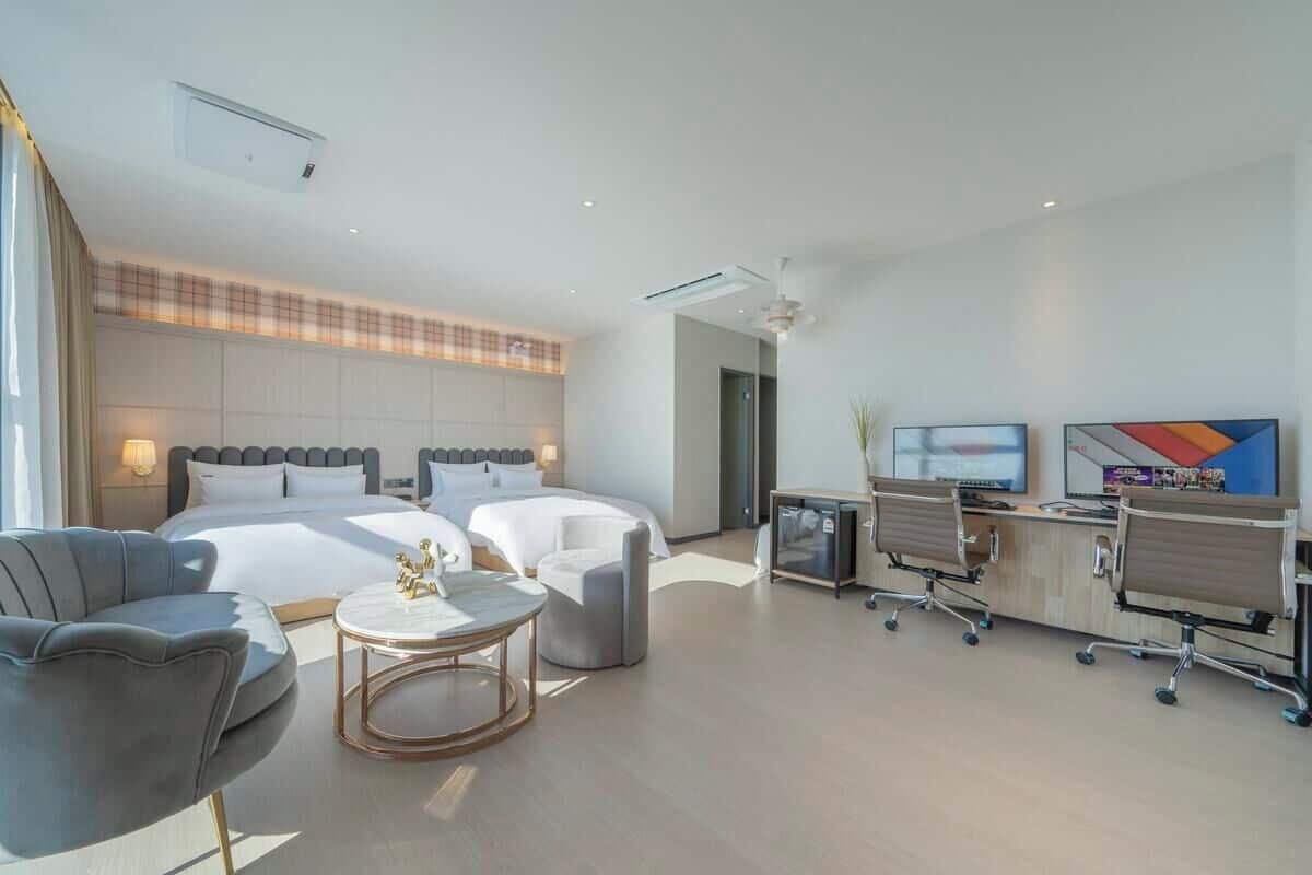 Suite B | Individuelt dekorert, individuelt innredet og skrivebord