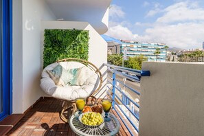 Property grounds - 2nd line from the beach , seaviews + parking &pool REF042 (Benalmádena)