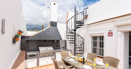 Beautiful views family townhouse steps from the BEACH