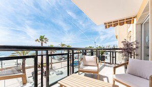 Property grounds - Superb Location Beachfront , 3 bed with terrace REF044 (Fuengirola)