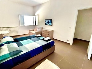 3 bedrooms, desk, iron/ironing board, travel cot
