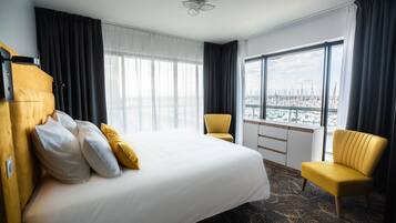Premium bedding, in-room safe, individually furnished, desk