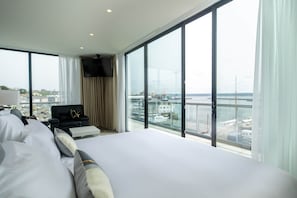 View from property - Hôtel Barracuda & Spa, Centre Port, pieds dans l'eau, vue mer (Brest)