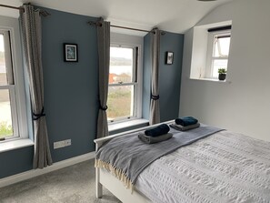 Room - The Lookout, cottage in the heart of Mumbles (Mumbles)