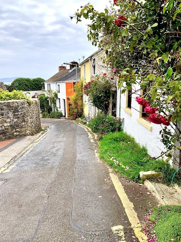 The Lookout, cottage in the heart of Mumbles