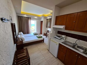 Double or Twin Room | Soundproofing, free WiFi - Abella Hotel (Chania)