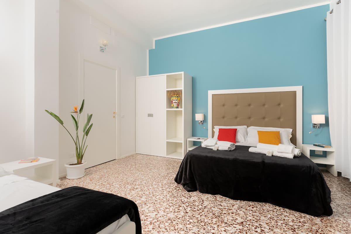 Club Room | Egyptian cotton sheets, premium bedding, down comforters