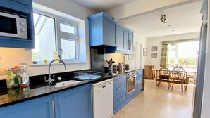 Fridge, microwave, oven, stovetop - Trewint Hill -  a detached house that sleeps 12 guests  in 6 bedrooms (Rock)