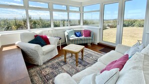 TV, DVD player - Trewint Hill -  a detached house that sleeps 12 guests  in 6 bedrooms (Rock)