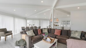 Fireplace - Sunset Lake House - Pool, Lake Views & Beach (The Entrance North)