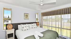 4 bedrooms, iron/ironing board, free WiFi, bed sheets
