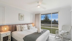 4 bedrooms, WiFi, bed sheets