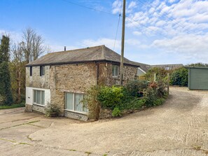 Exterior - The Barn - 10 minutes from Rock Beach with parking (Wadebridge)