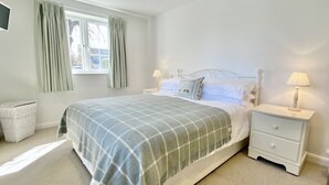 4 bedrooms, WiFi, bed sheets