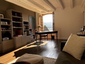 Smart TV, fireplace, DVD player, music library