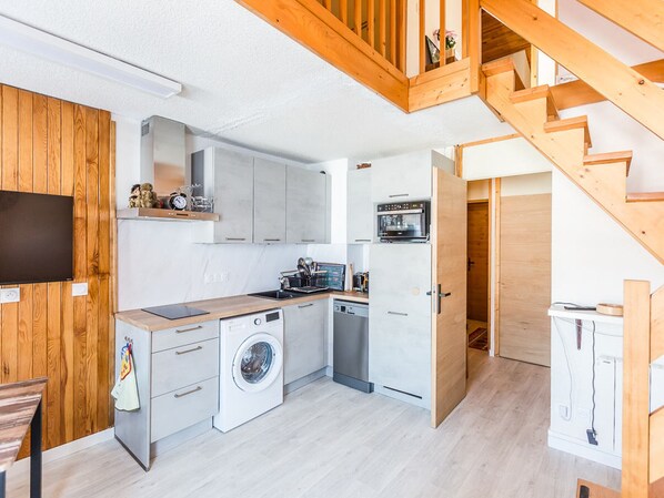 Kühlschrank, Mikrowelle, Geschirrspüler