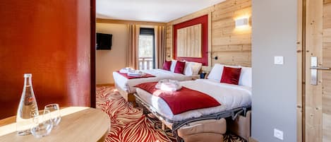 Chambre Supérieure | Lits bébé (gratuits), Wi-Fi gratuit, draps fournis