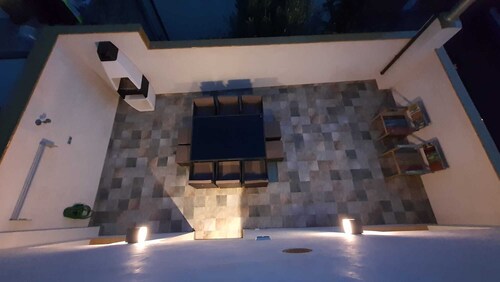 Central house!! ideal for families. Both parking