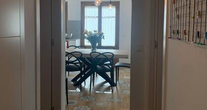 Central house!! ideal for families. Both parking