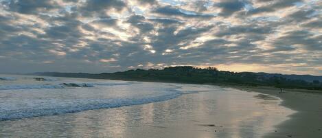 Una playa cerca