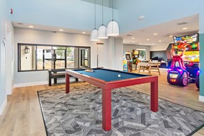 المنشأة من الداخ ل