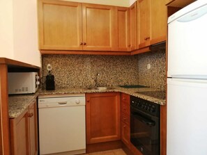 Private kitchen - Very spacious and bright apartment Erta 5 (Pla de l'Ermita)