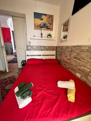 1 bedroom - "La casa di Luna 1 city center Catania" + bike (Catania)