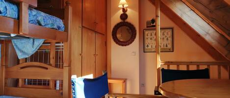2 bedrooms