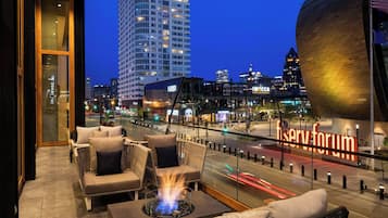 3 restaurants, breakfast, lunch, dinner served; American cuisine