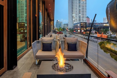 The Trade, Autograph Collection