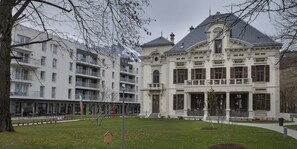 Front of property - Manoir Le Parc de Jade (Albertville)
