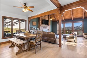 Video games, foosball - Beautiful Mountain Home located on 1 acre in the Historical Town of Julian, Ca (Julian)