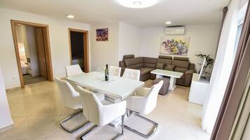 Basic Villa | Living area