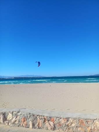 Una playa cerca