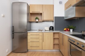 Kylskåp, ugn, spishäll och diskmaskin