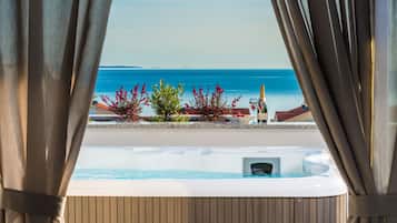 Exclusive Apartment, 4 Bedrooms, Hot Tub, Sea View | Terrace/patio