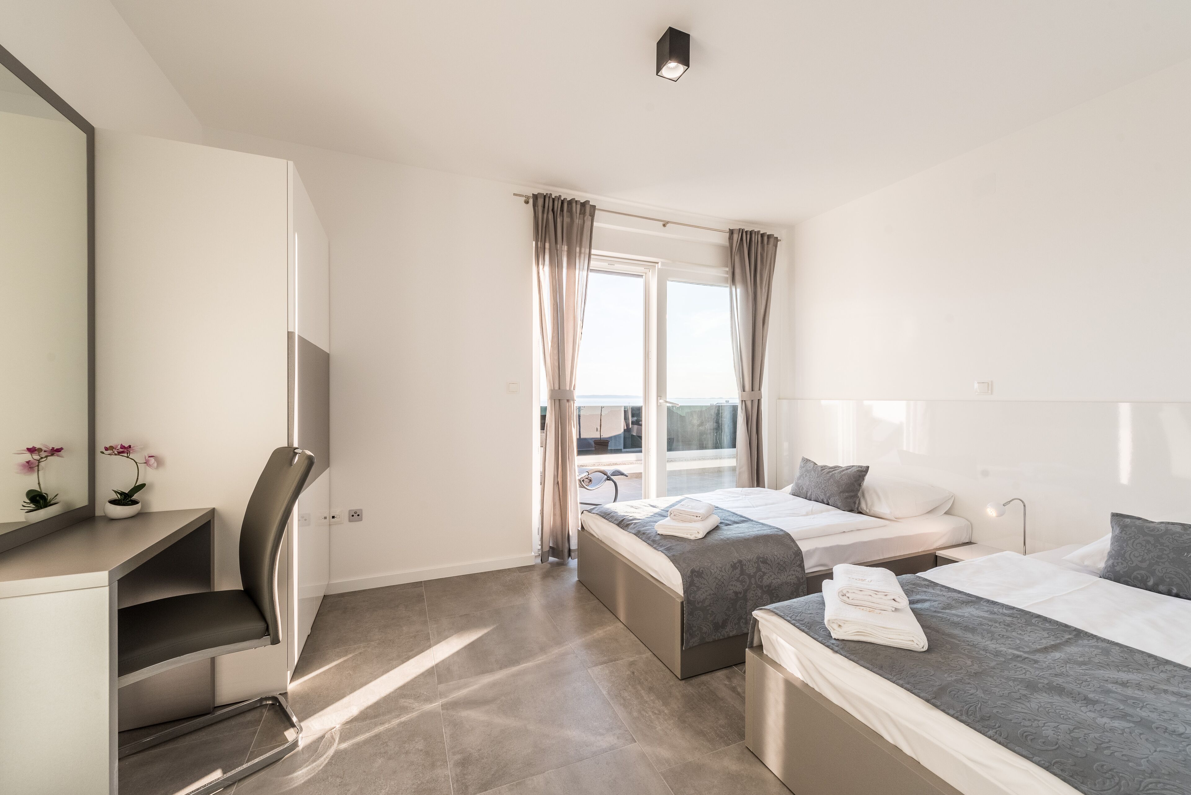 Exclusive Apartment, 4 Bedrooms, Hot Tub, Sea View