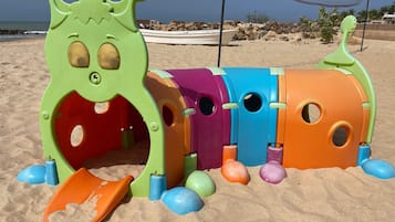 Liegestühle, Strandtücher