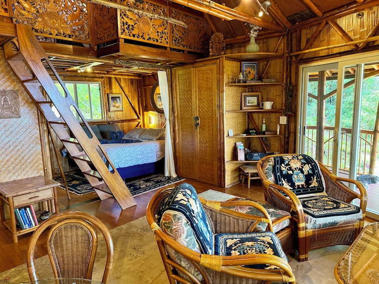 Bamboo Bliss: Ocean Views & Waterfalls Await! - Hawaii