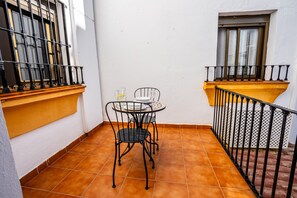 Outdoor dining - Marbella Village | Patio View Terrace (Marbella)