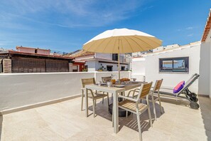 Outdoor dining - Marbella Village  | Penthouse La Concha view (Marbella)