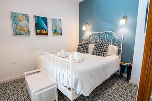 Iron/ironing board, free WiFi, bed sheets - Ancha Village | Studio 6 min from Beach (Marbella)